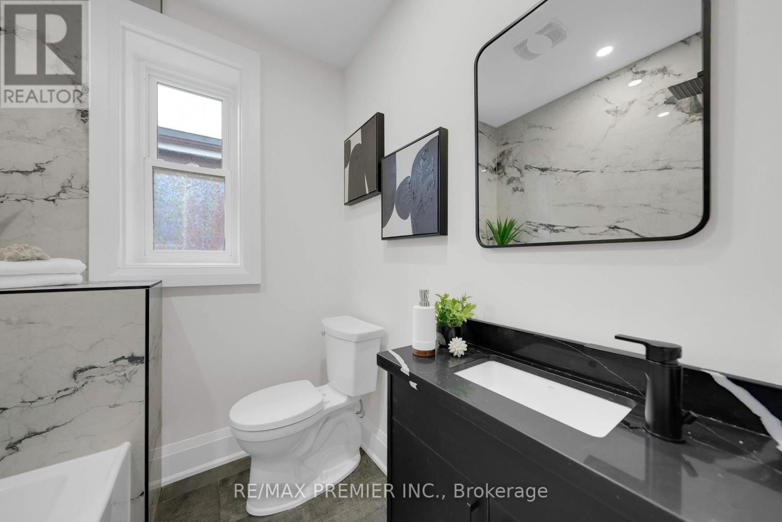 388 CRAWFORD STREET Image 23