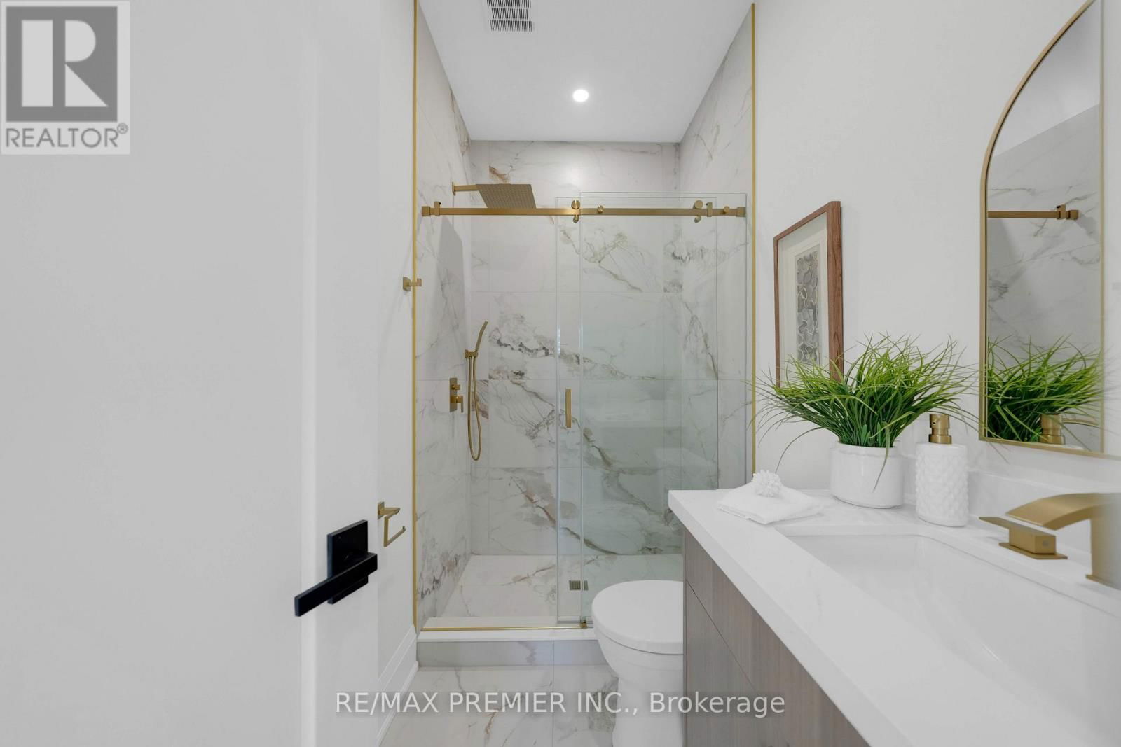 388 CRAWFORD STREET Image 32