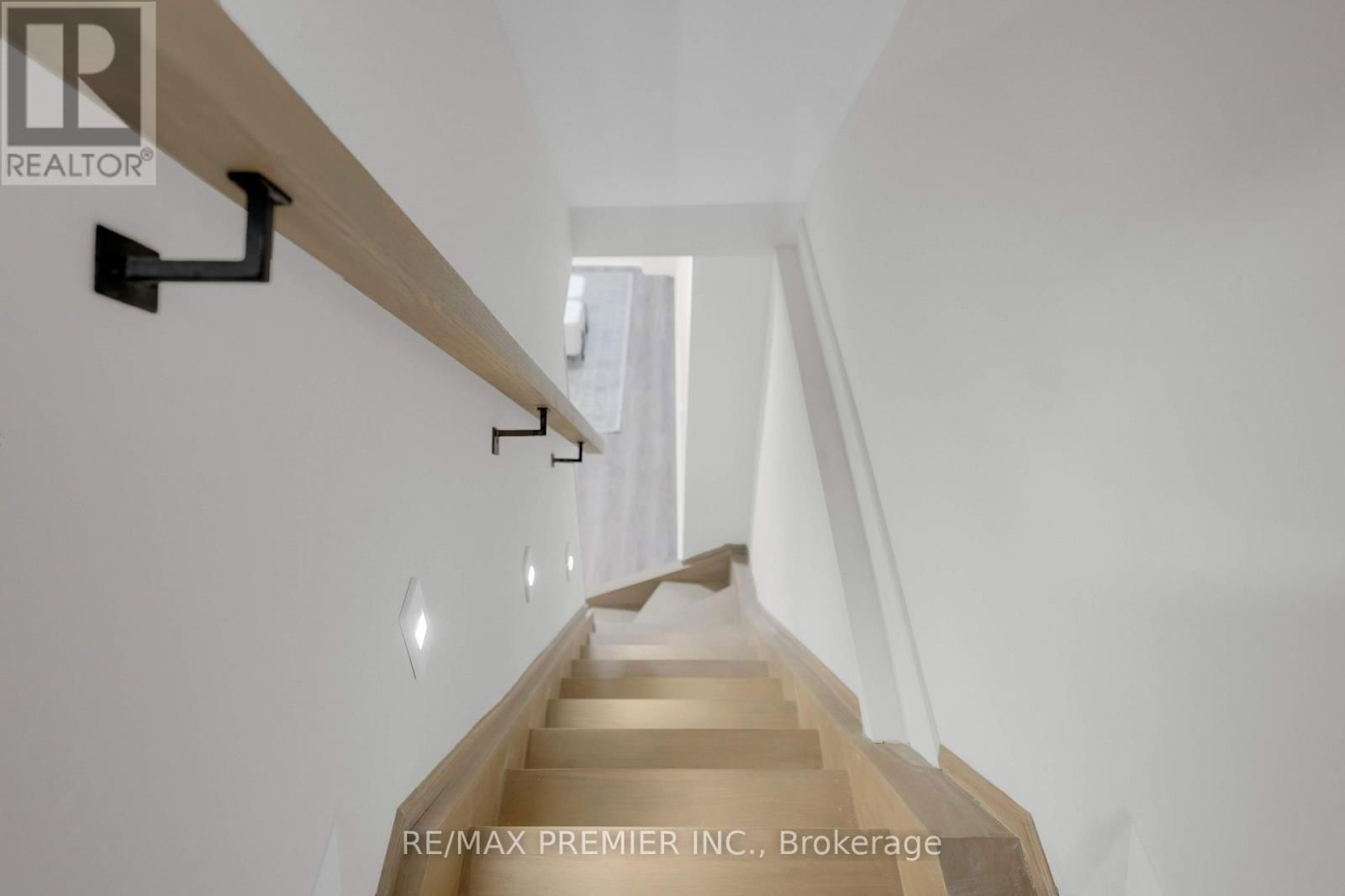 388 CRAWFORD STREET Image 33