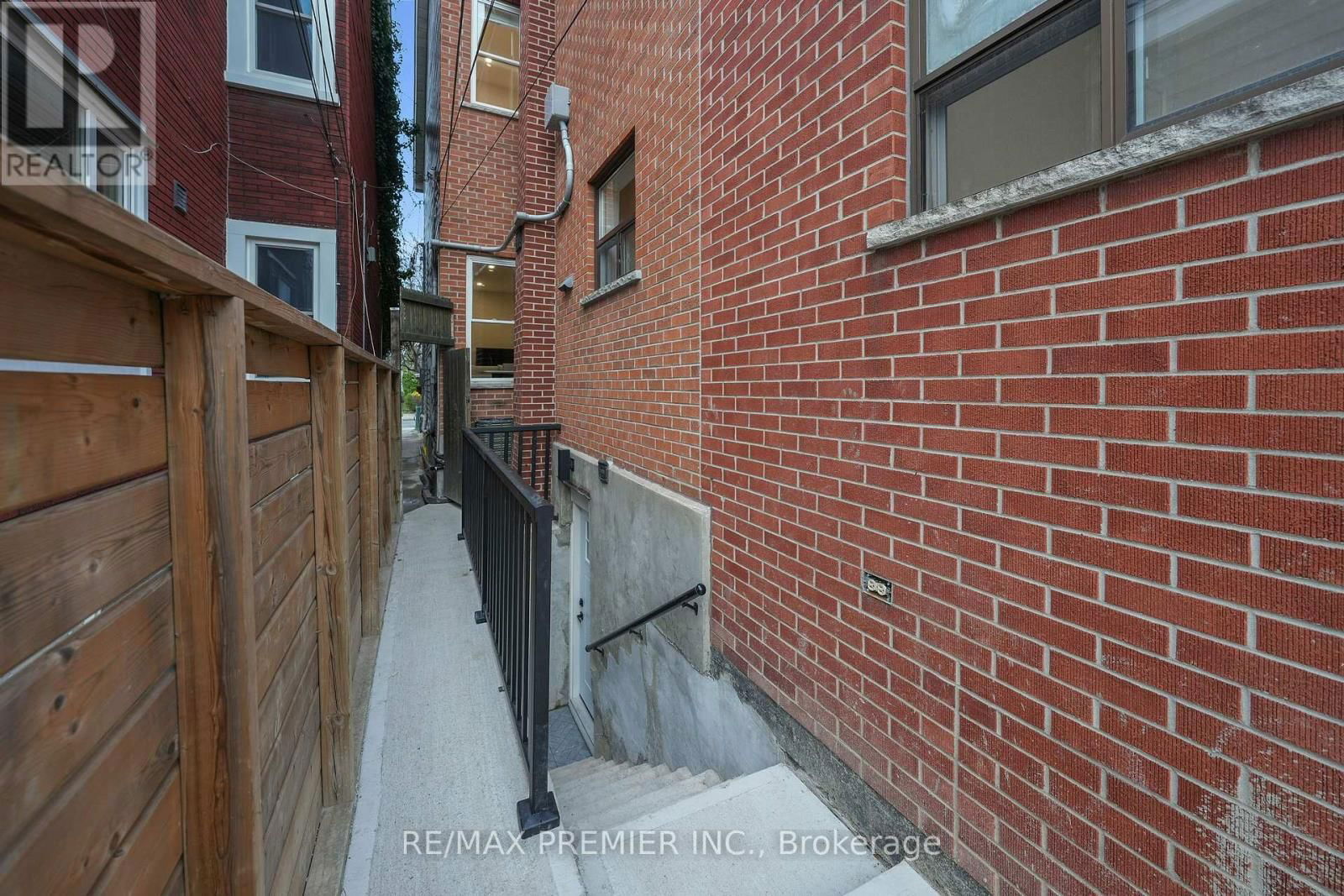 388 CRAWFORD STREET Image 42