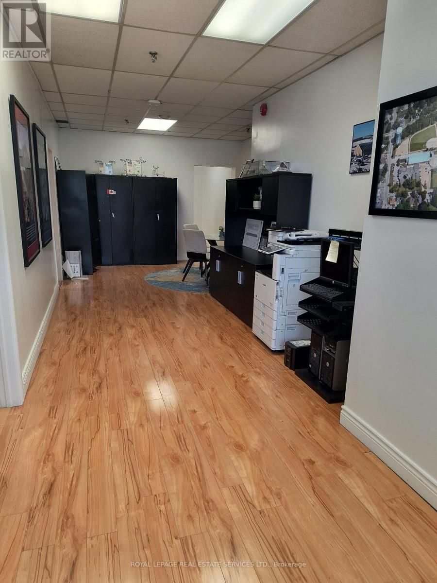 4 - 12 UPJOHN ROAD Image 4