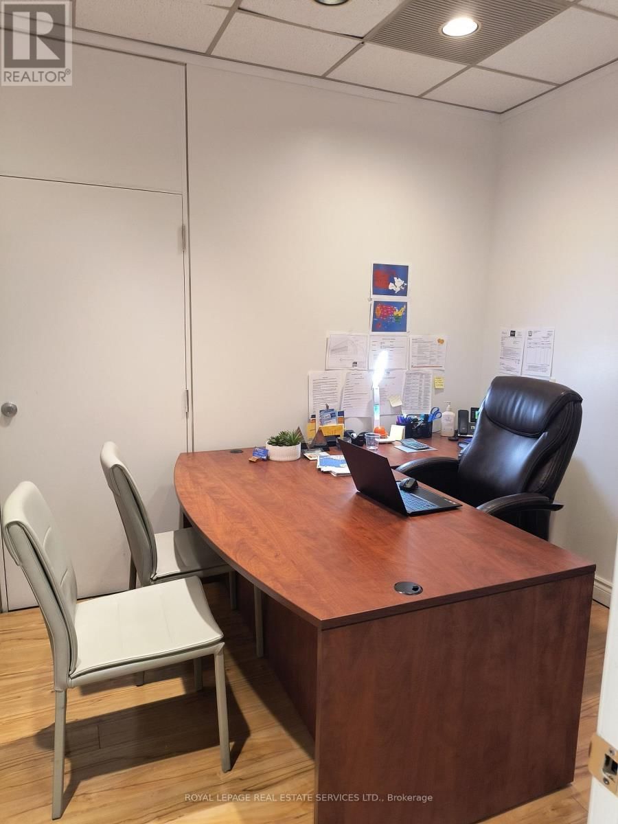 4 - 12 UPJOHN ROAD Image 6