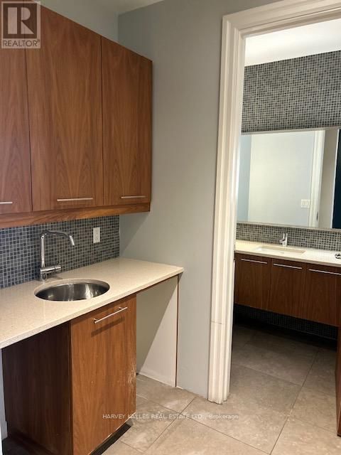 203 - 109 VANDERHOOF AVENUE Image 19