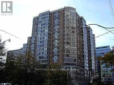 1001 - 717 BAY STREET Image 1