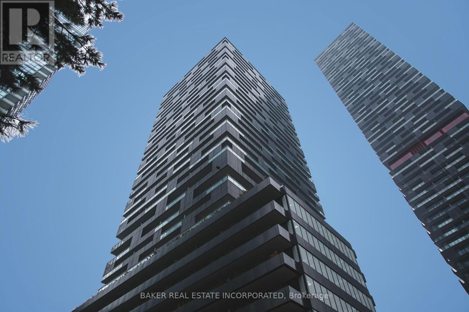805 - 15 ROEHAMPTON AVENUE Image 13