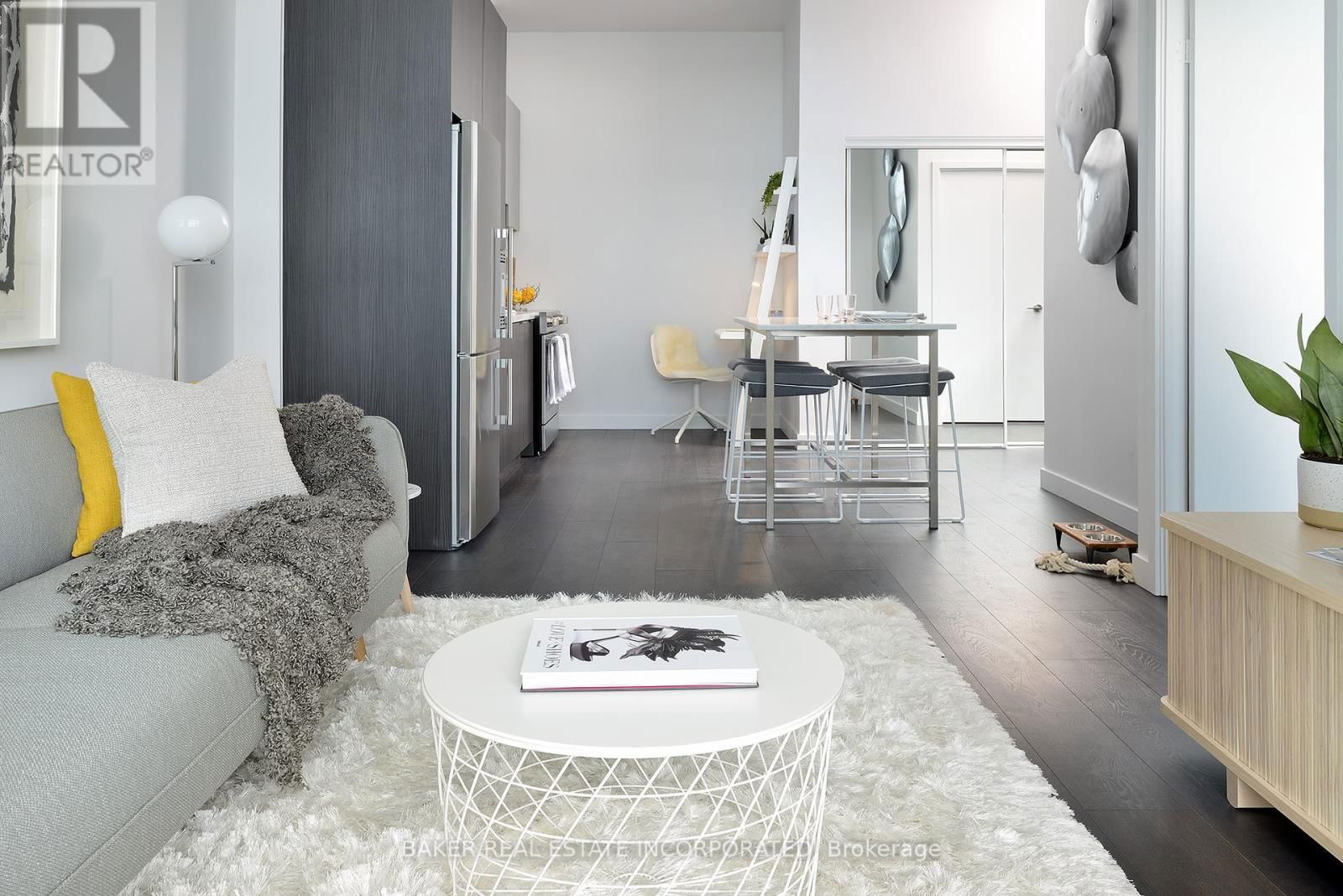 805 - 15 ROEHAMPTON AVENUE Image 2