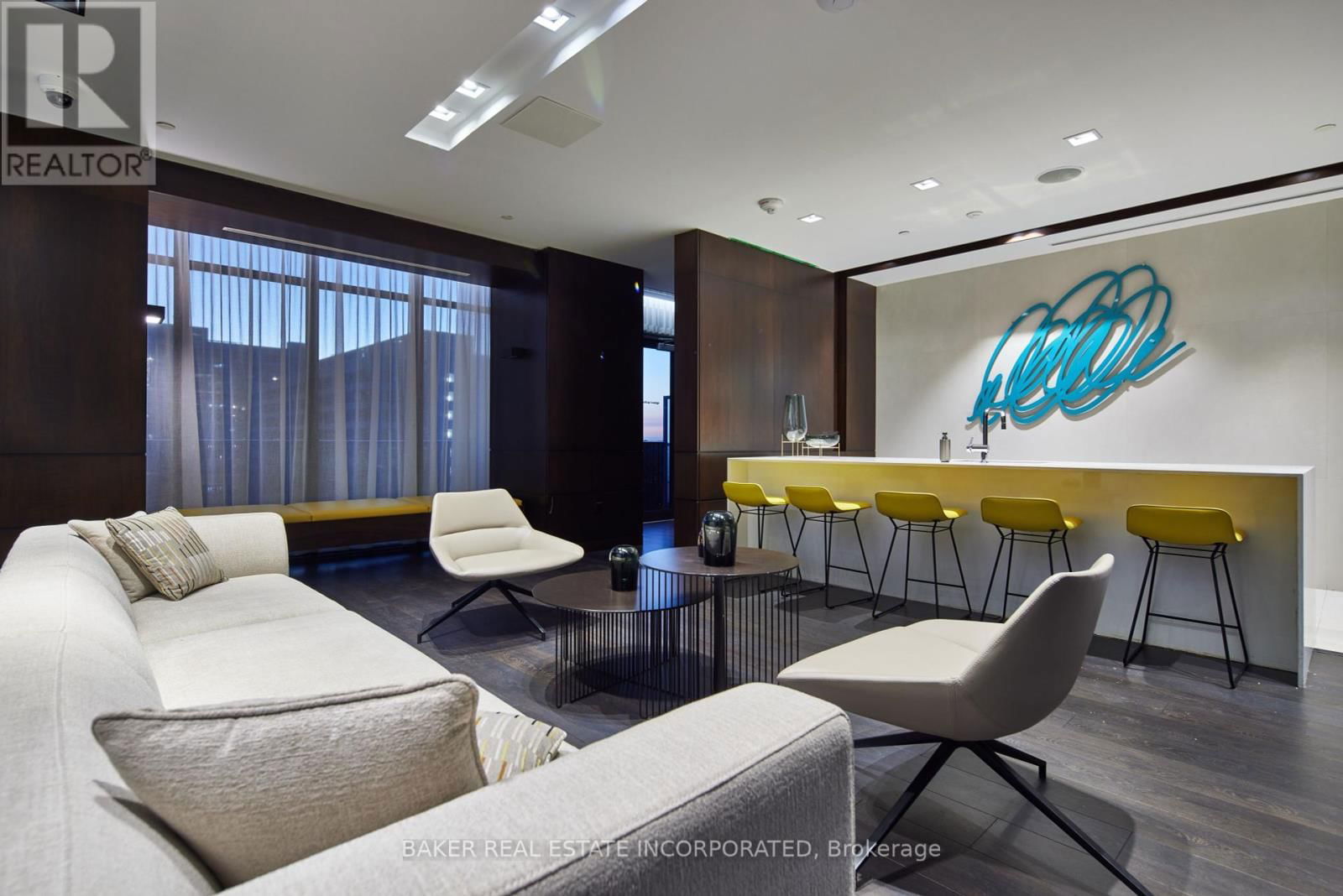 805 - 15 ROEHAMPTON AVENUE Image 20