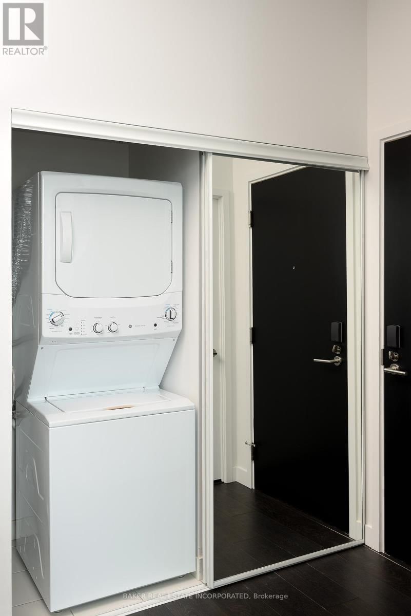 805 - 15 ROEHAMPTON AVENUE Image 3