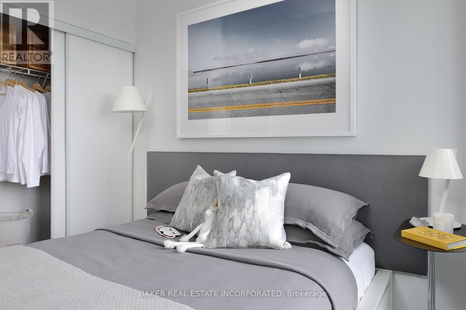 805 - 15 ROEHAMPTON AVENUE Image 5