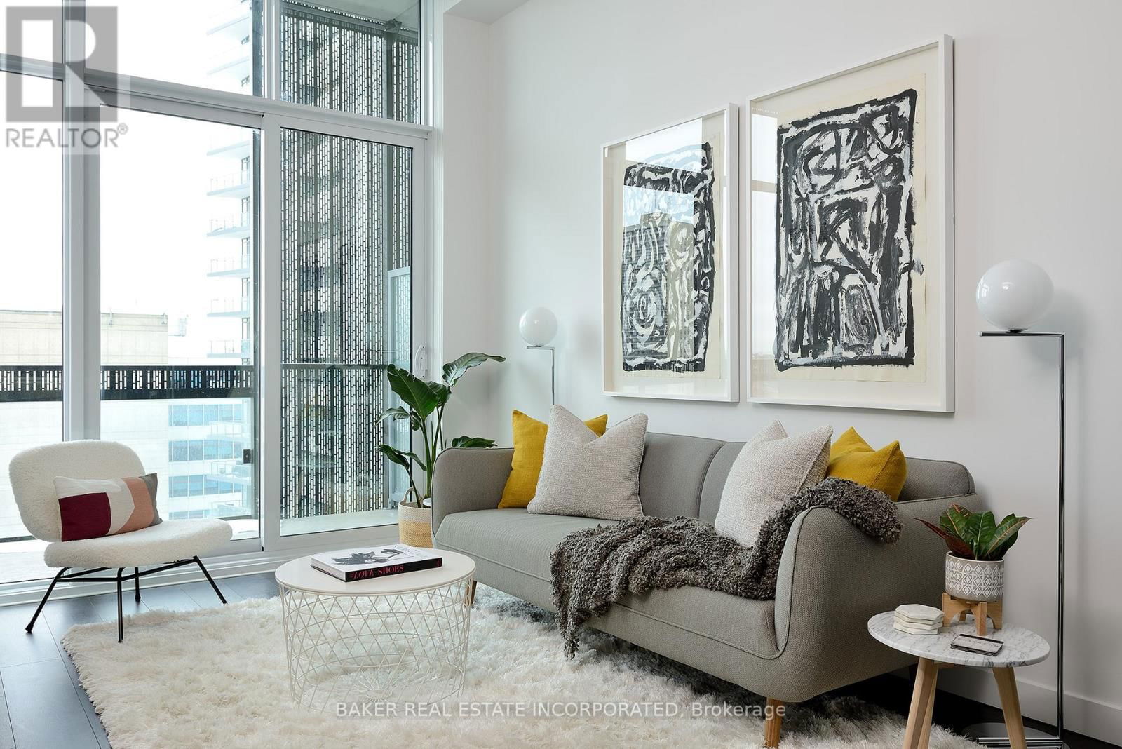 805 - 15 ROEHAMPTON AVENUE Image 6