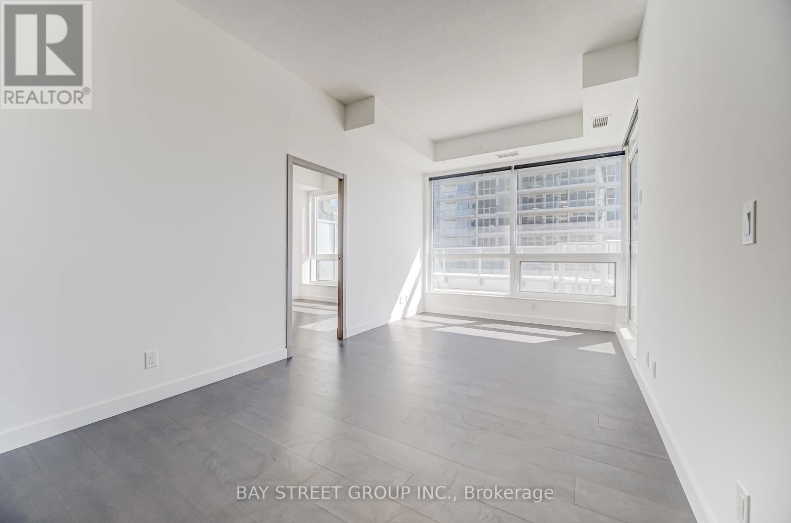 602 - 27 MCMAHON DRIVE Image 12