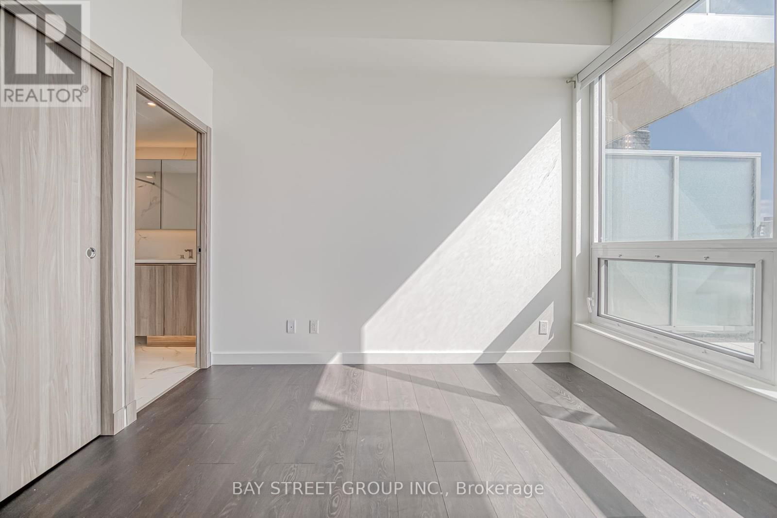 602 - 27 MCMAHON DRIVE Image 13