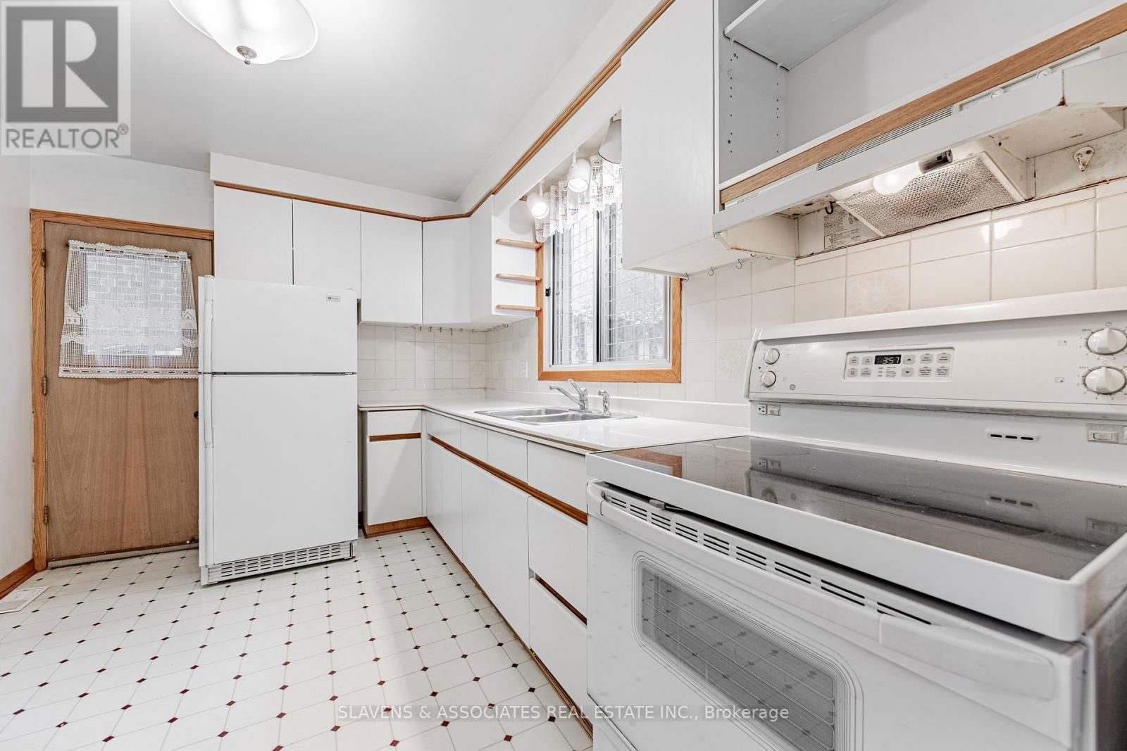 796 DAVENPORT ROAD Image 10