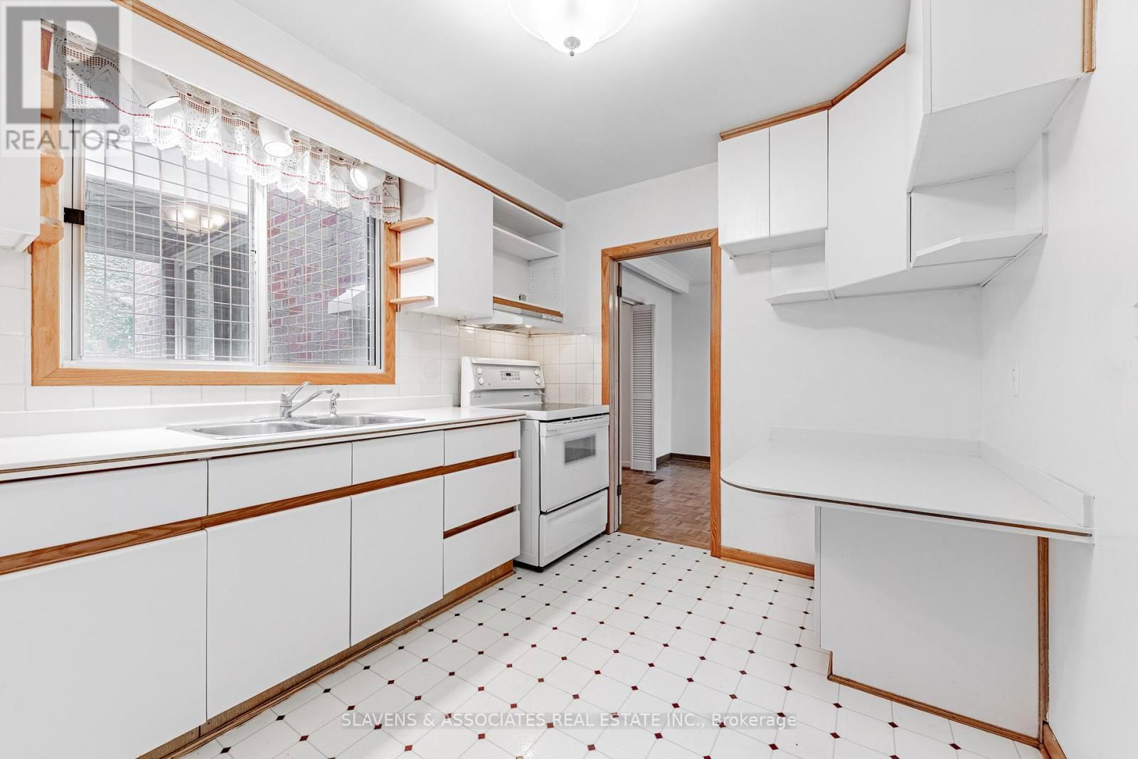 796 DAVENPORT ROAD Image 11