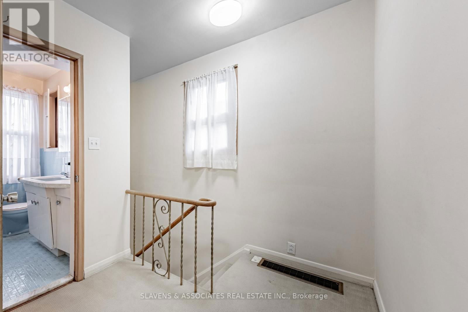 796 DAVENPORT ROAD Image 12