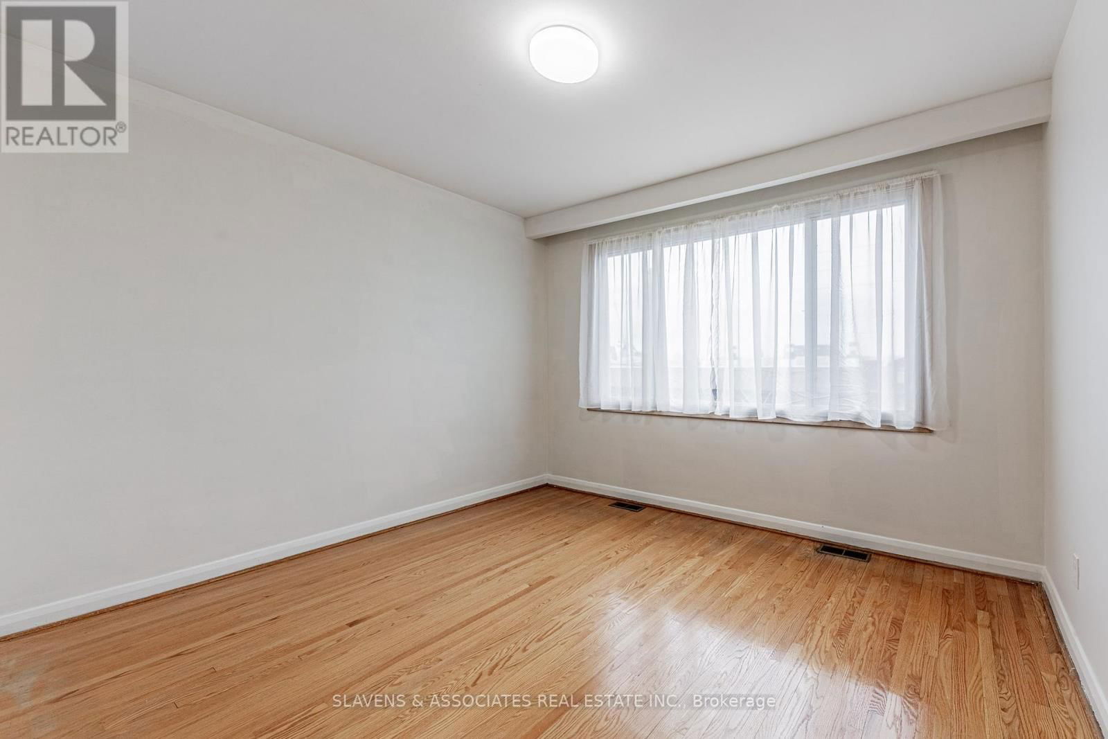 796 DAVENPORT ROAD Image 16