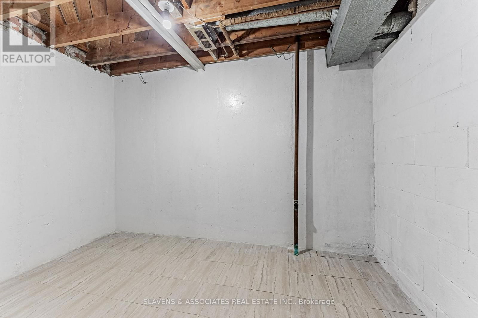 796 DAVENPORT ROAD Image 22