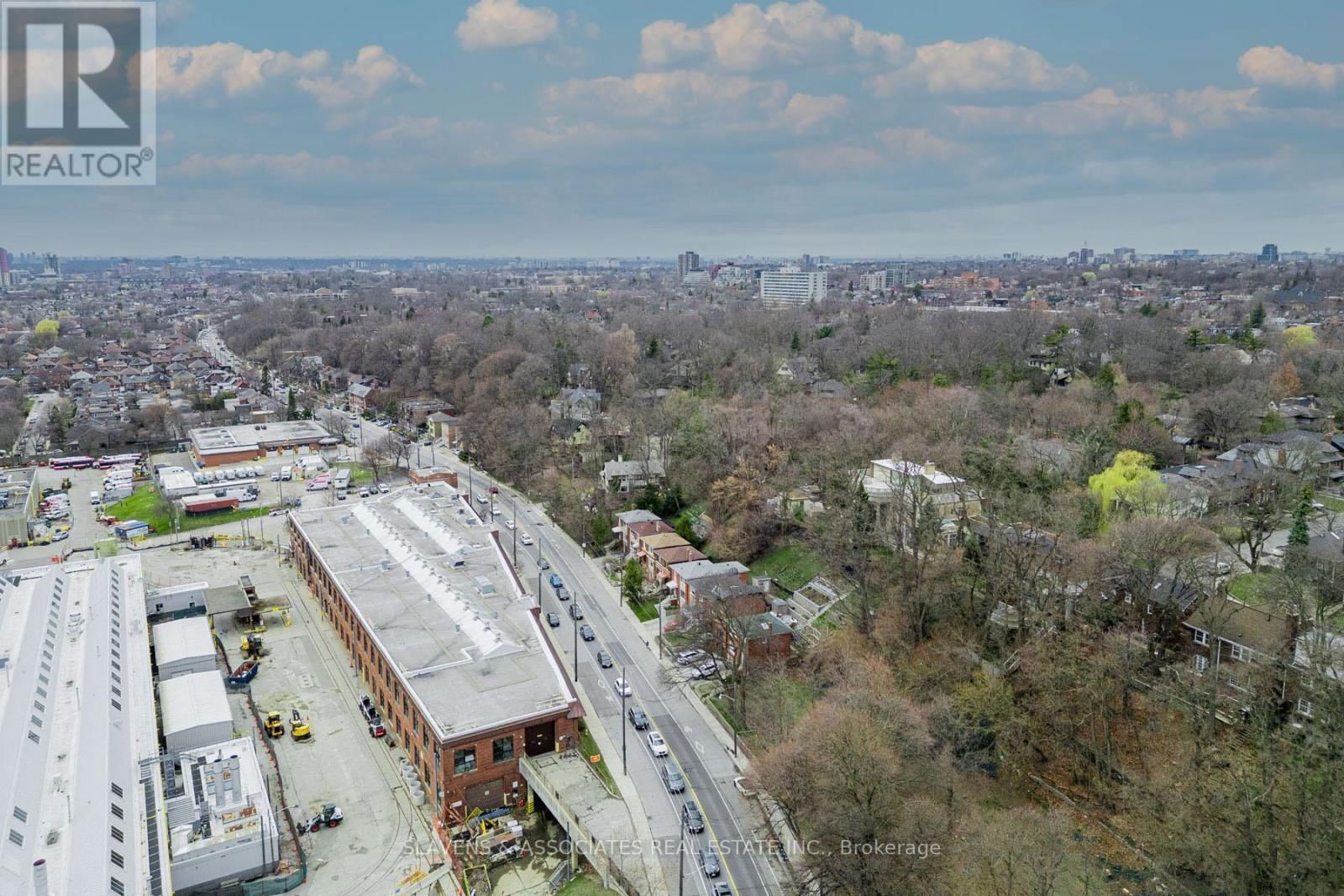 796 DAVENPORT ROAD Image 30