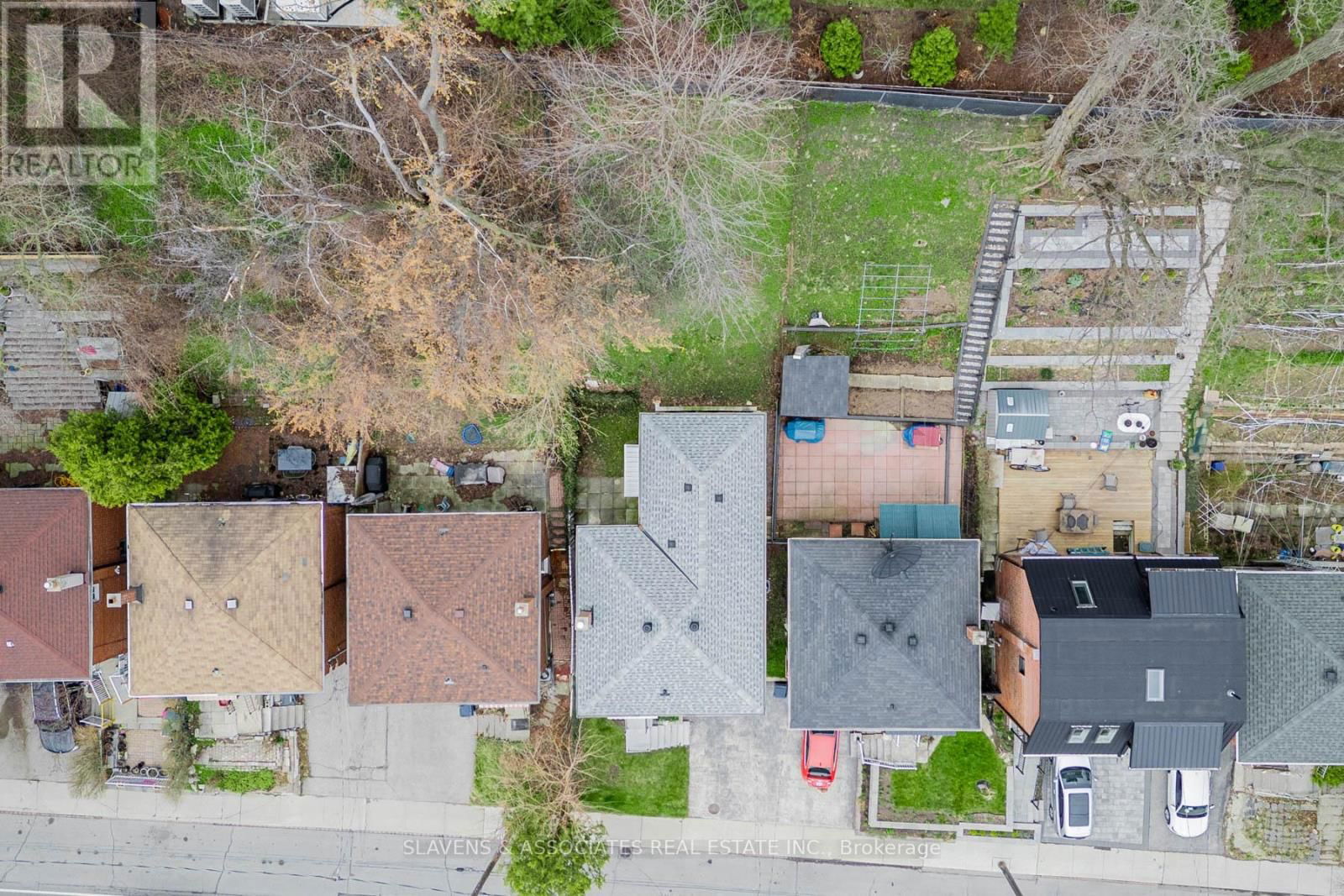 796 DAVENPORT ROAD Image 32