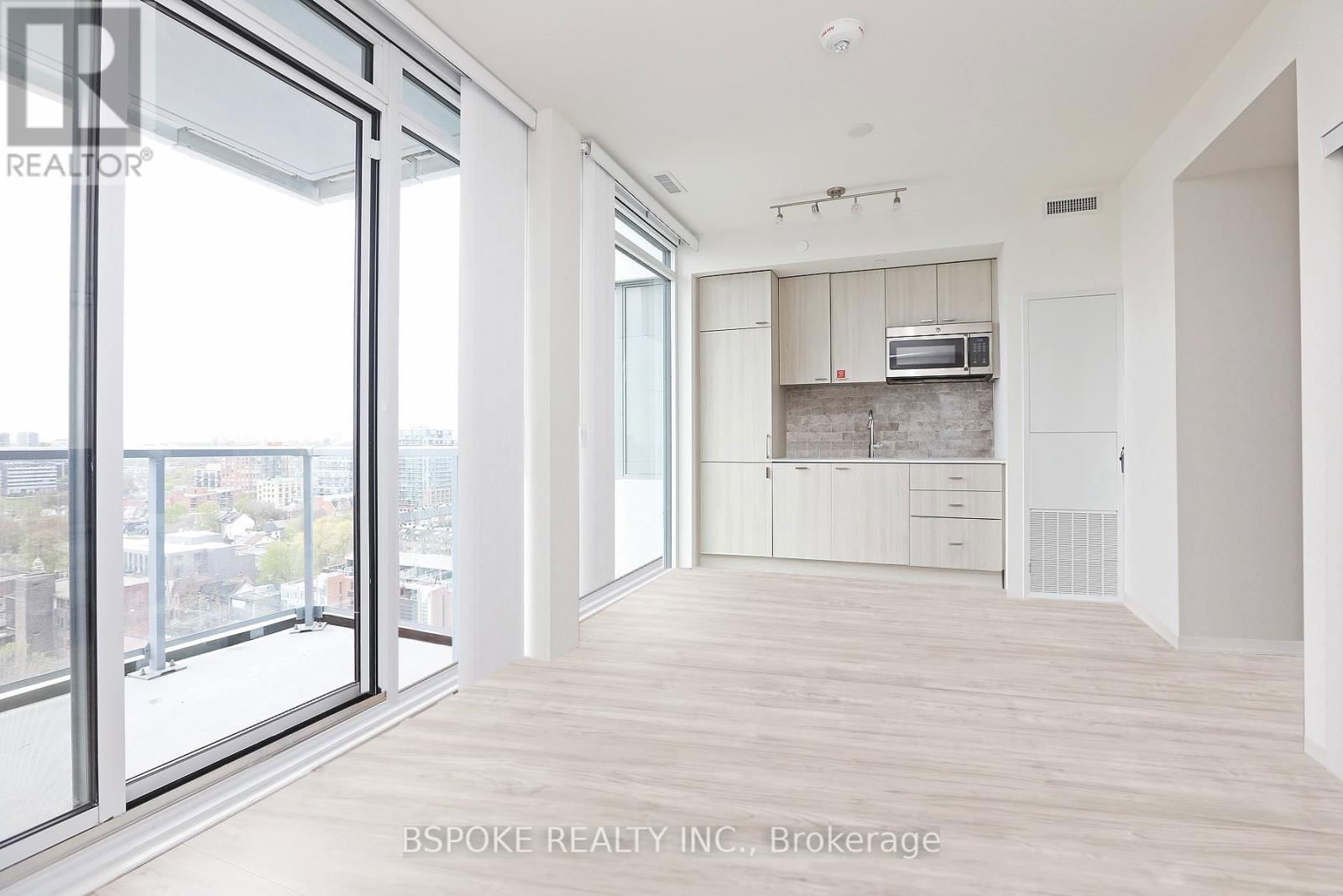 1510W - 27 BATHURST STREET Image 1
