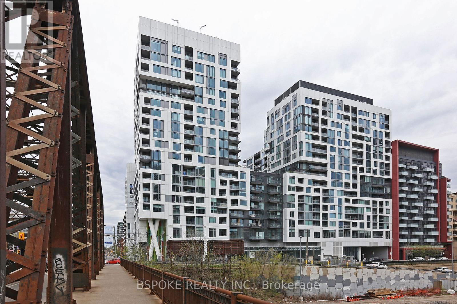 1510W - 27 BATHURST STREET Image 15