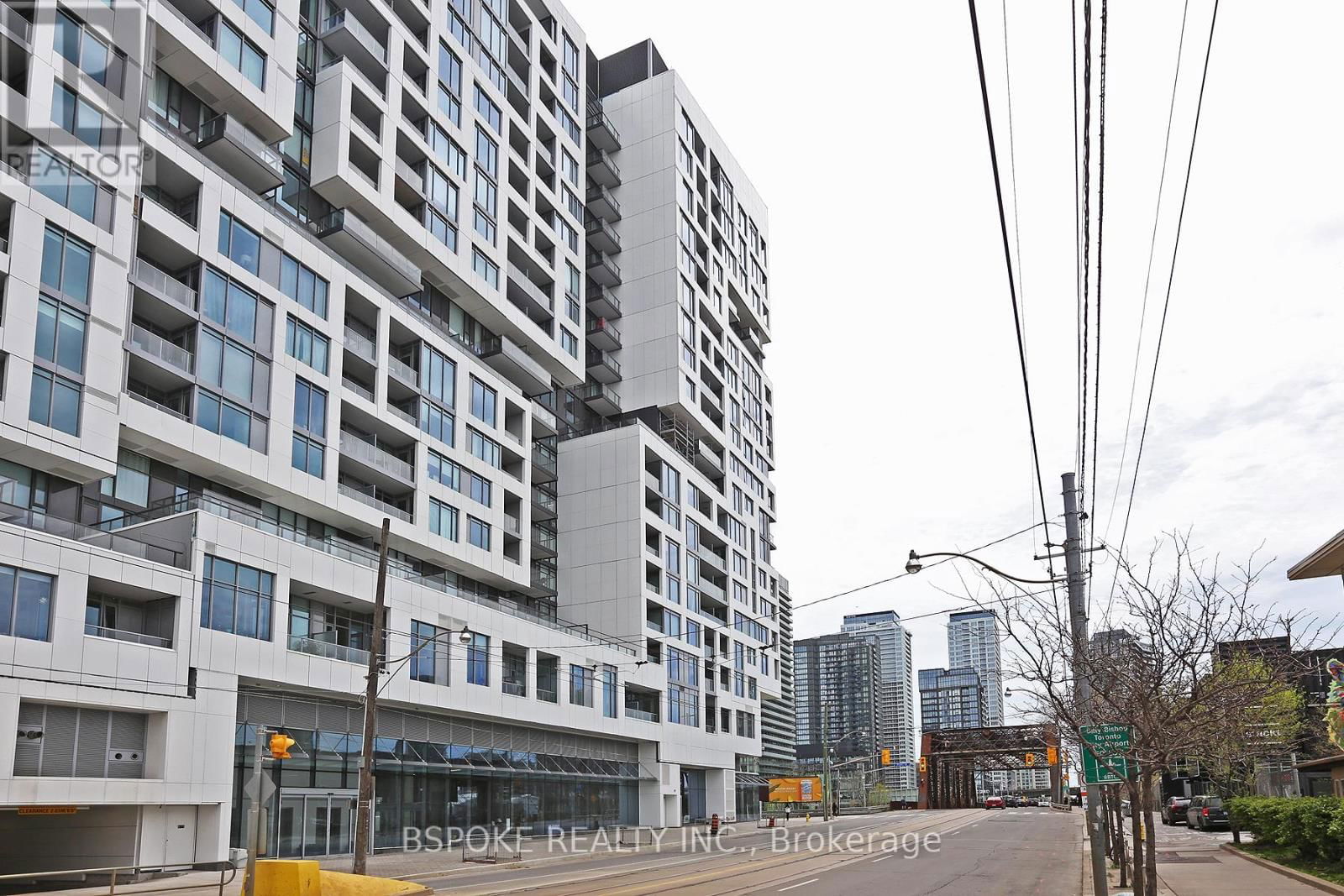 1510W - 27 BATHURST STREET Image 16