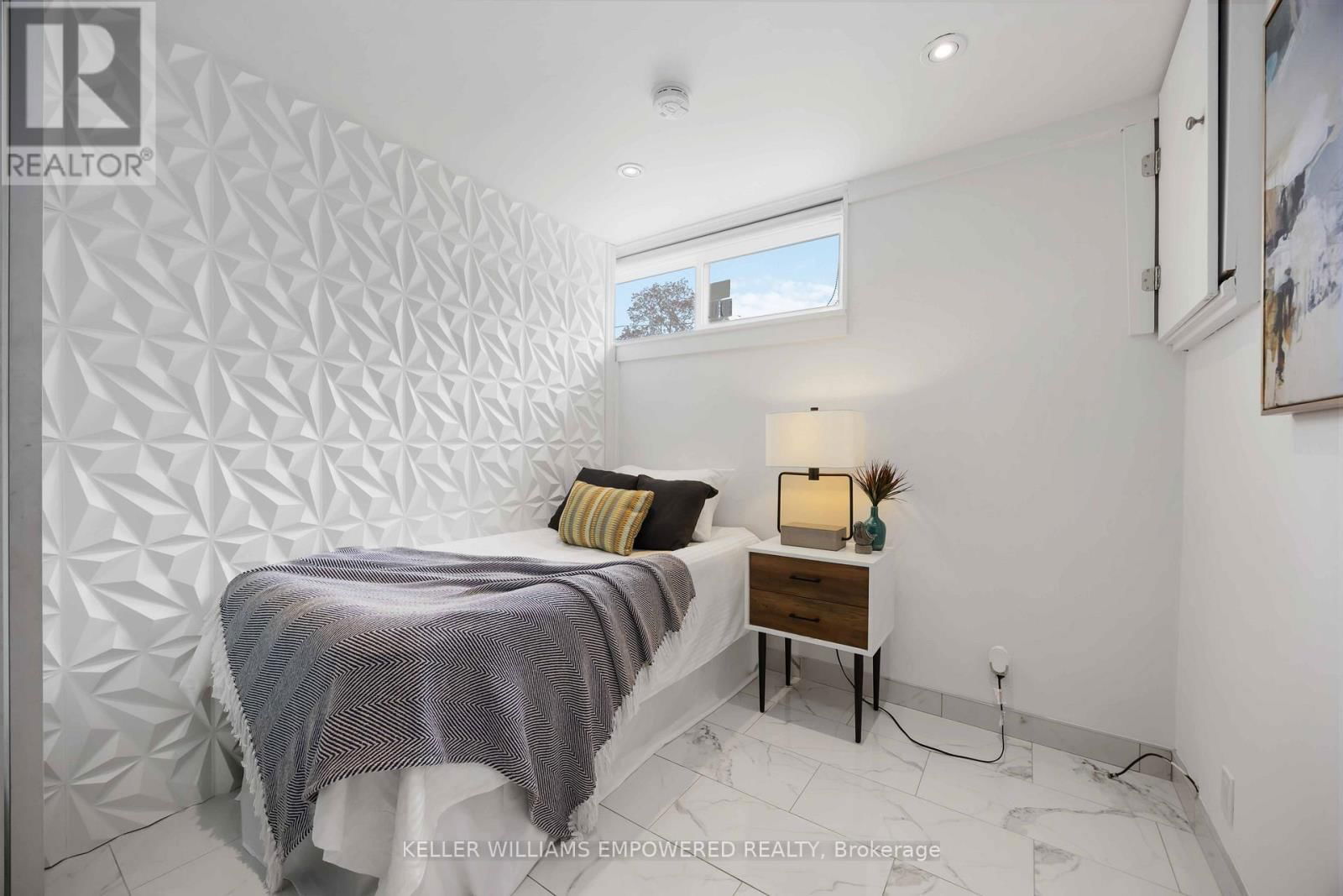 112 KINGSLAKE ROAD Image 26