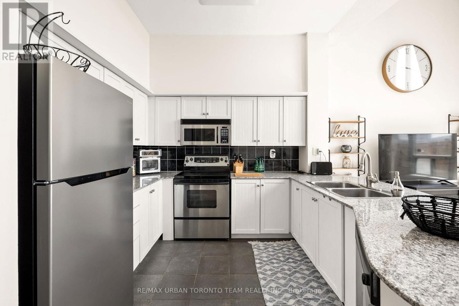 108 - 1720 EGLINTON AVENUE EAST Image 4