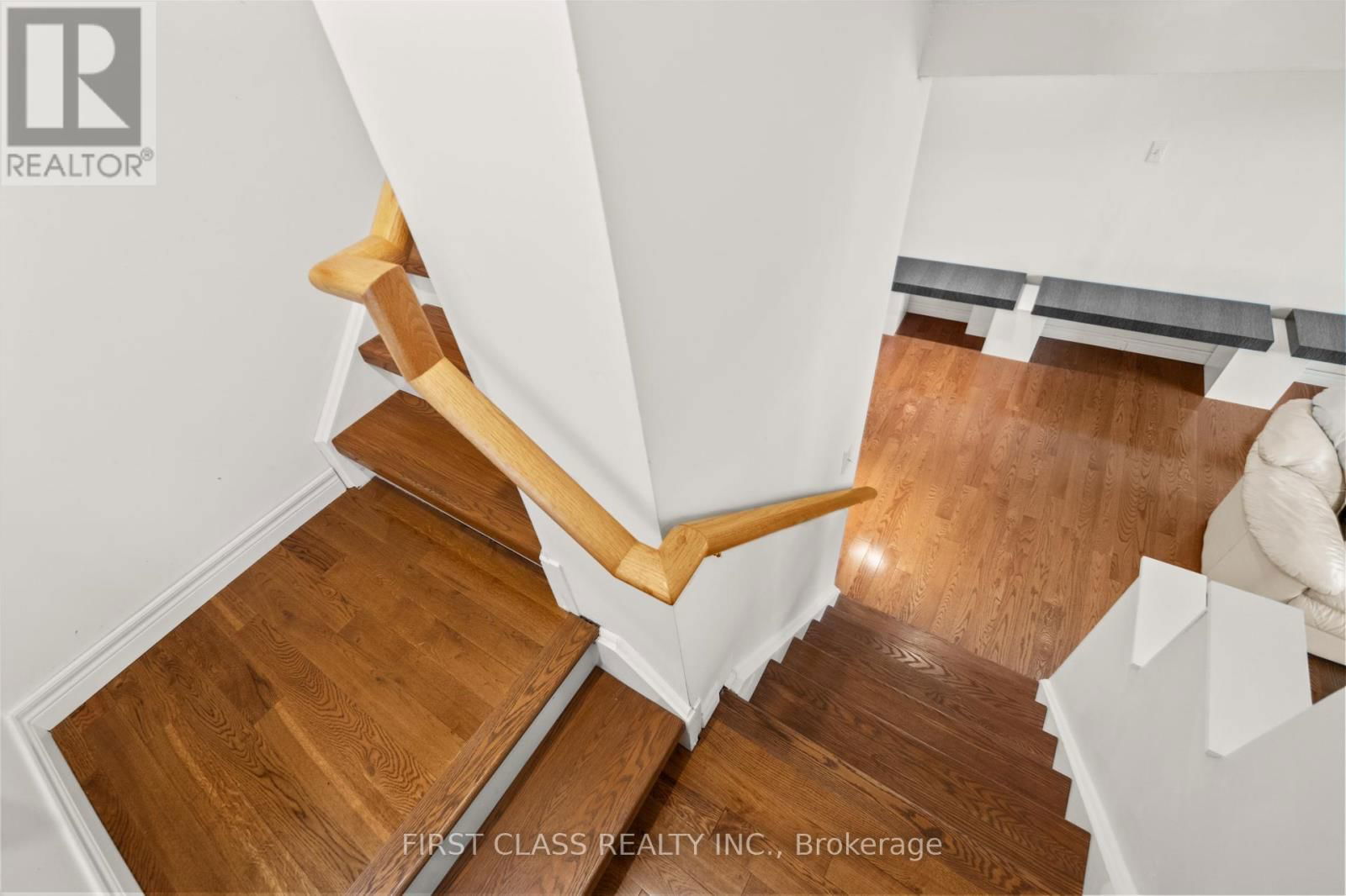 10A LEASIDE PARK DRIVE Image 36