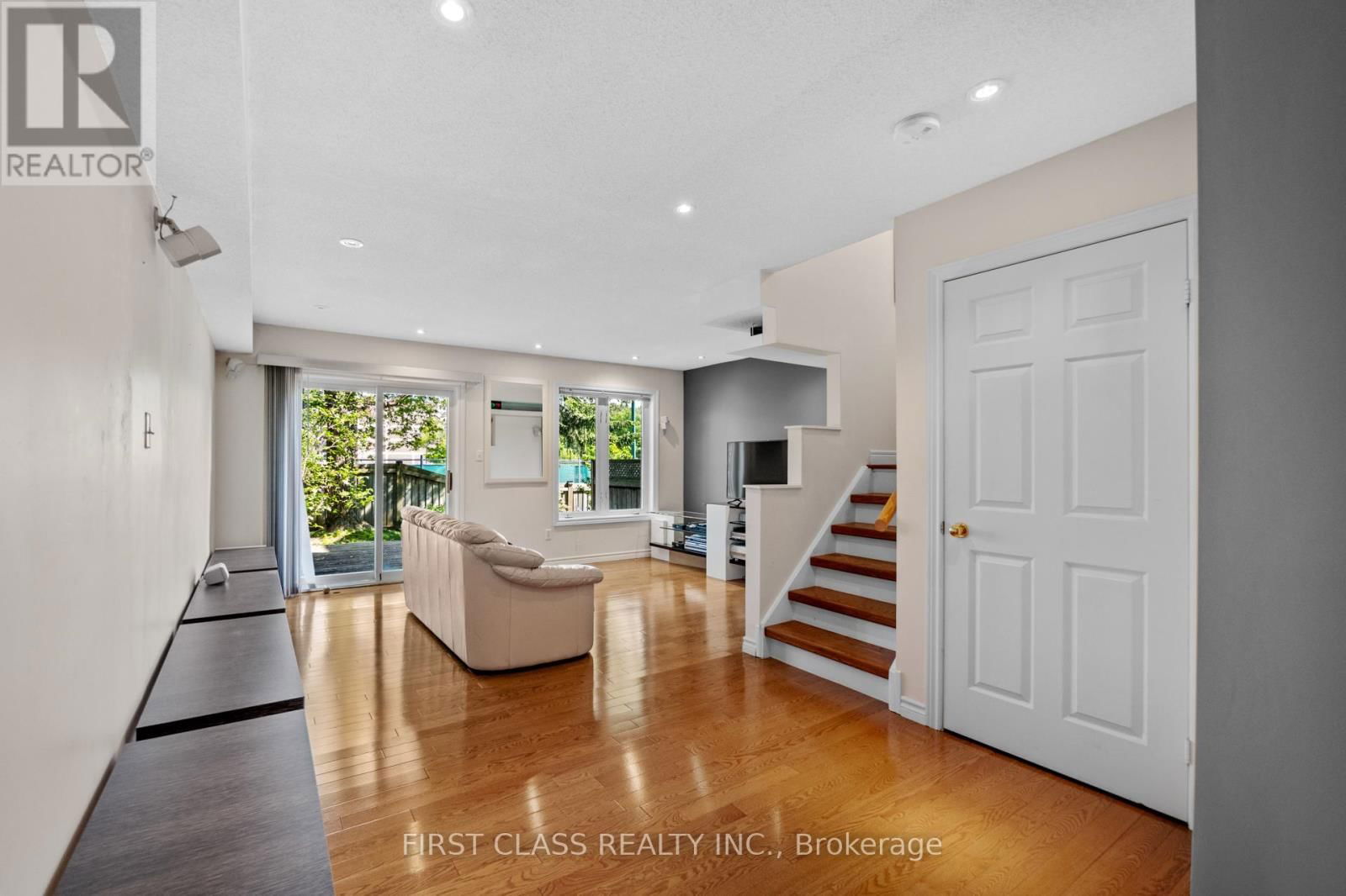 10A LEASIDE PARK DRIVE Image 40
