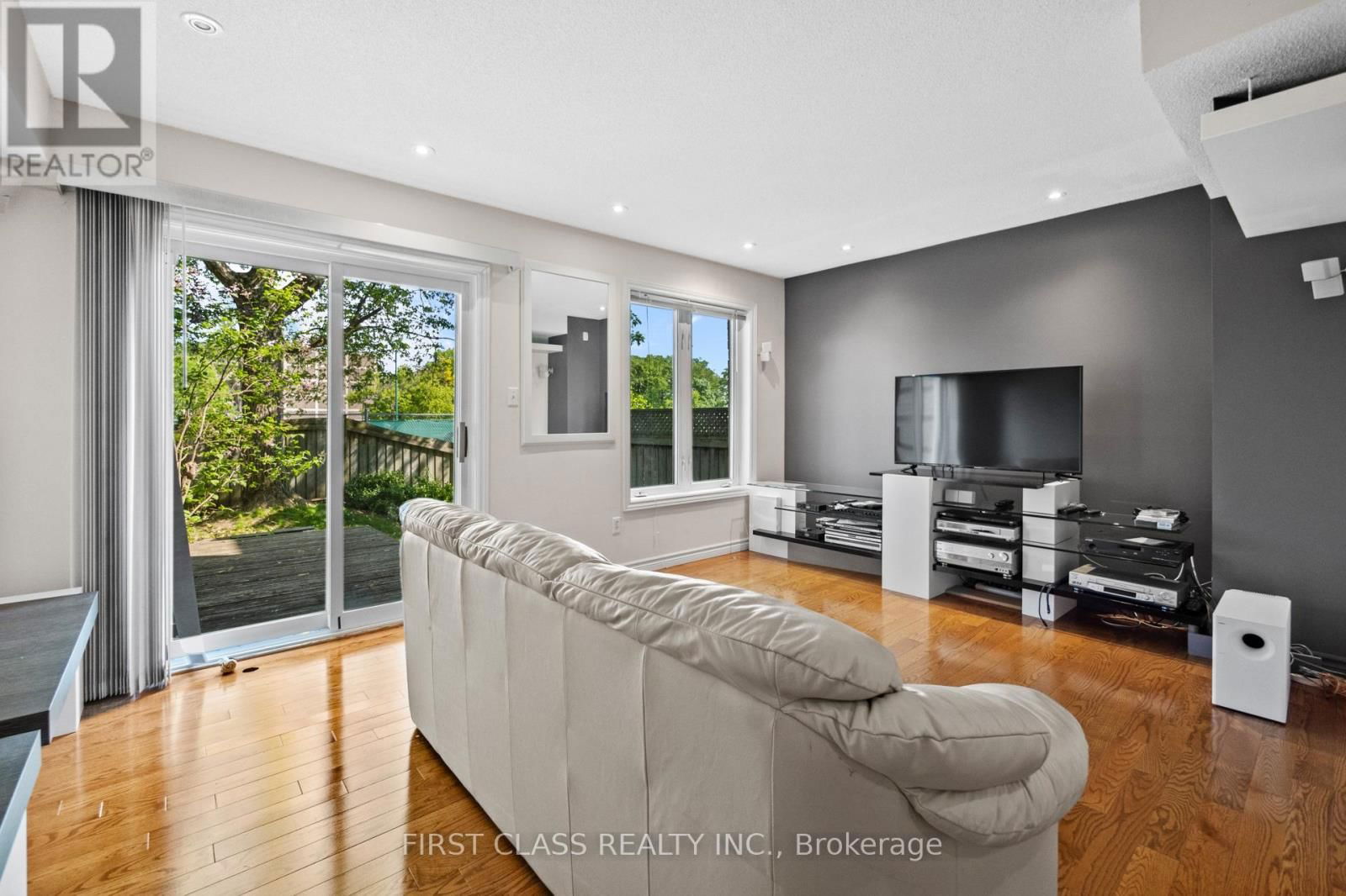 10A LEASIDE PARK DRIVE Image 41