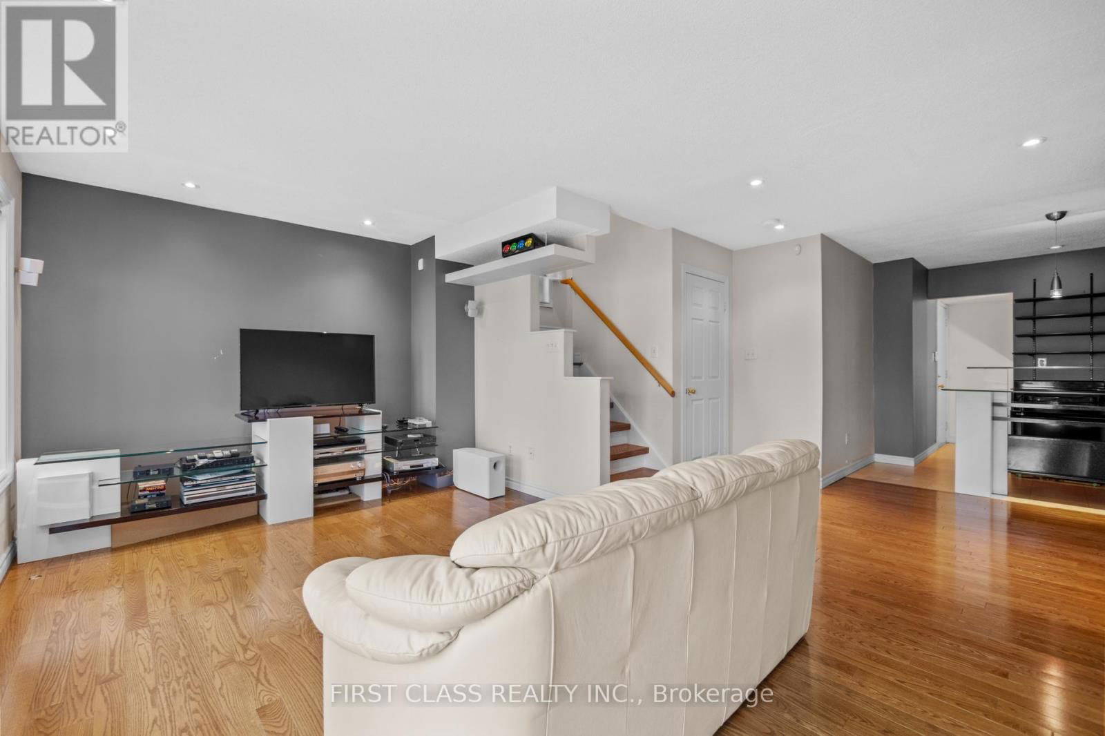 10A LEASIDE PARK DRIVE Image 42