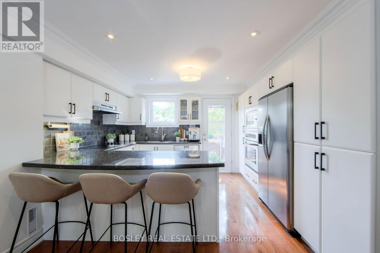 188 MCCAUL STREET Image 10