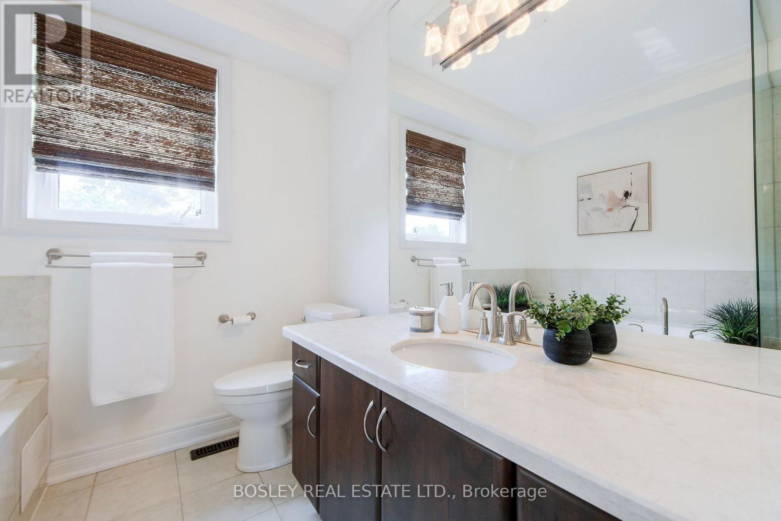188 MCCAUL STREET Image 23