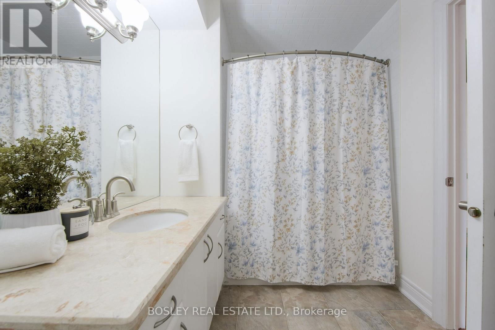 188 MCCAUL STREET Image 31
