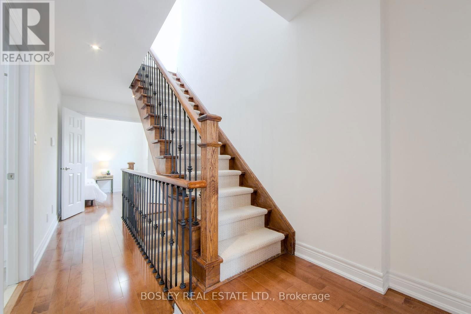 188 MCCAUL STREET Image 35