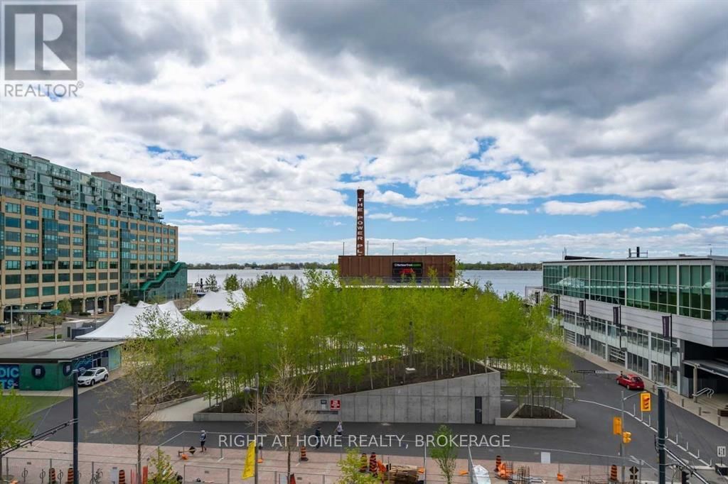 407 - 218 QUEENS QUAY WEST Image 1