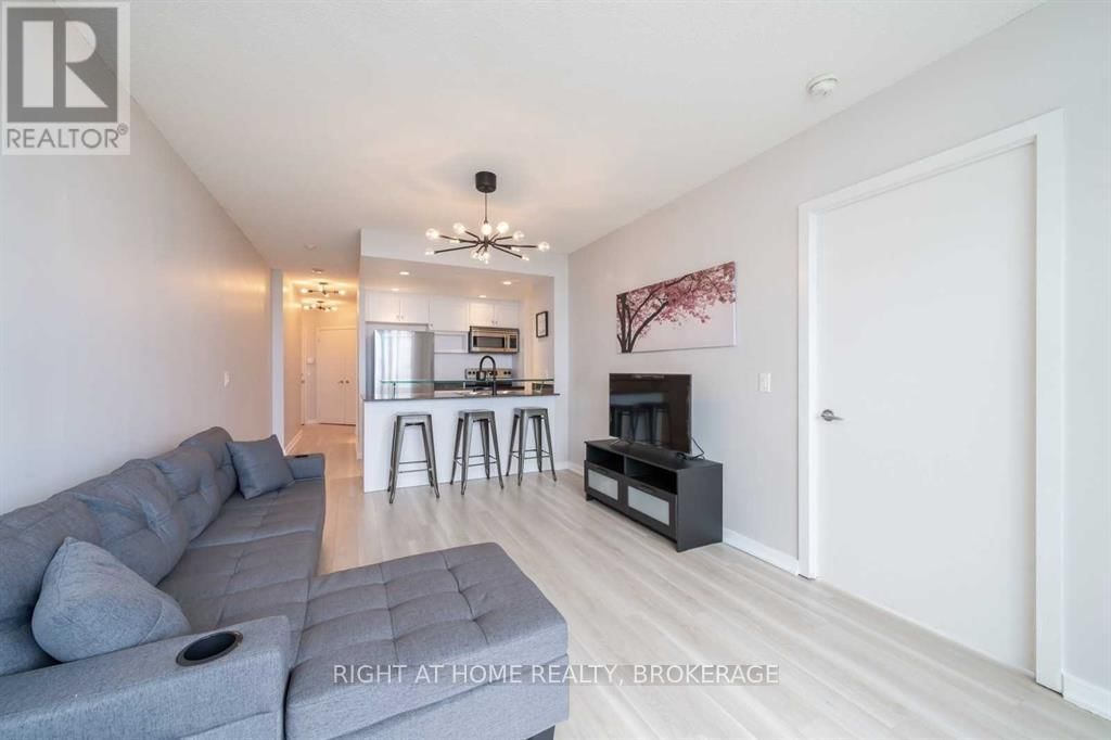 407 - 218 QUEENS QUAY WEST Image 3