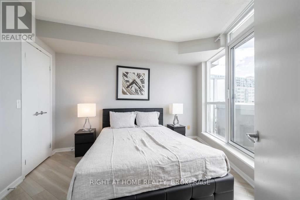 407 - 218 QUEENS QUAY WEST Image 8