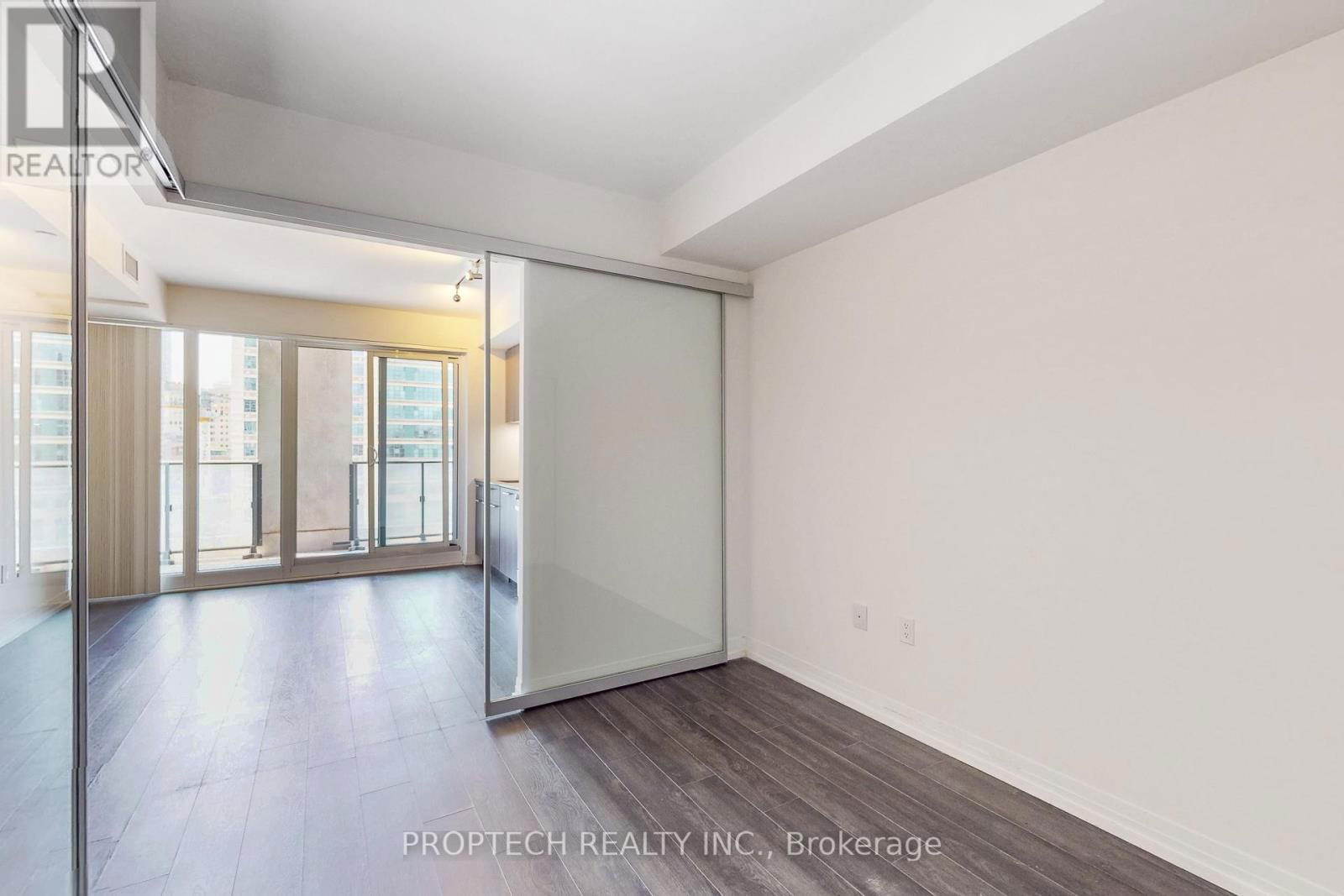 734 - 251 JARVIS STREET Image 17