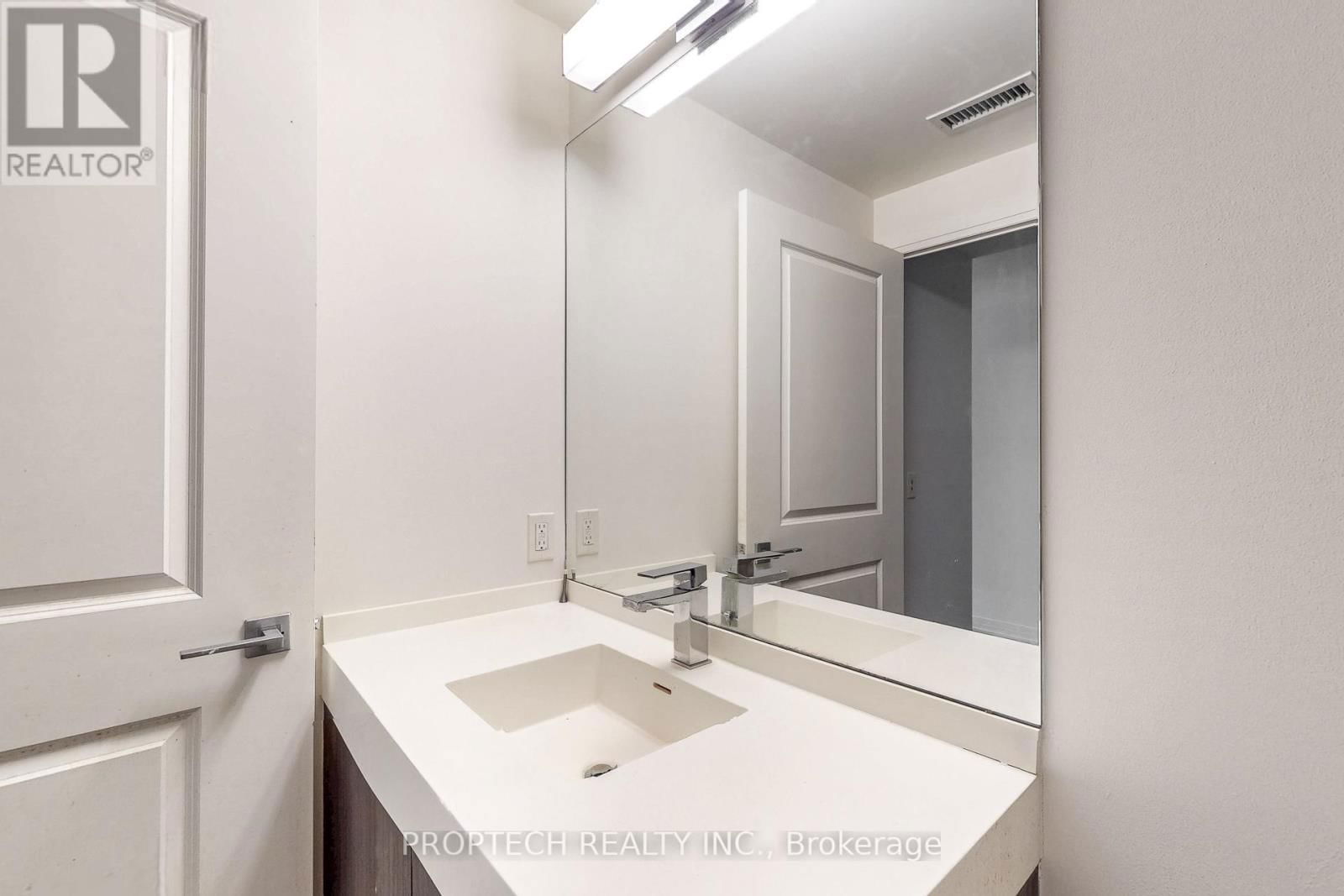 734 - 251 JARVIS STREET Image 19