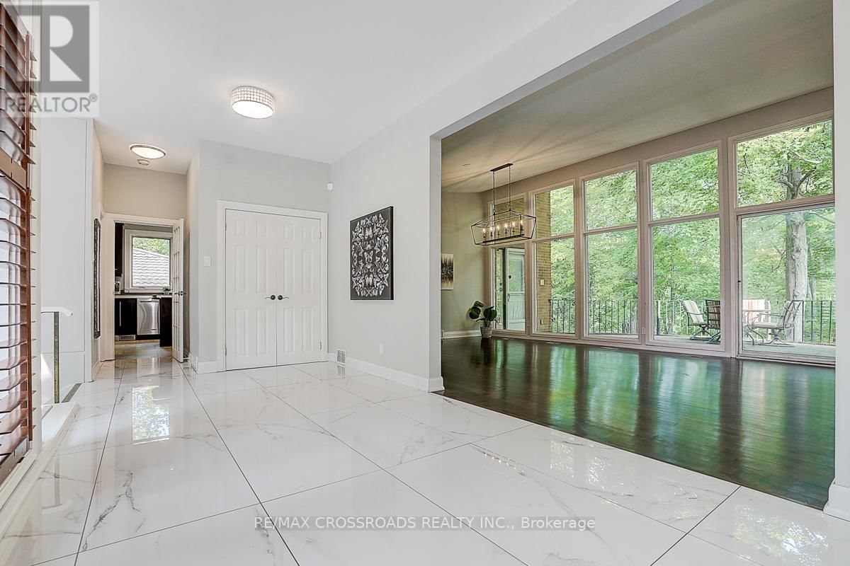 53 FOREST GROVE DRIVE Image 11