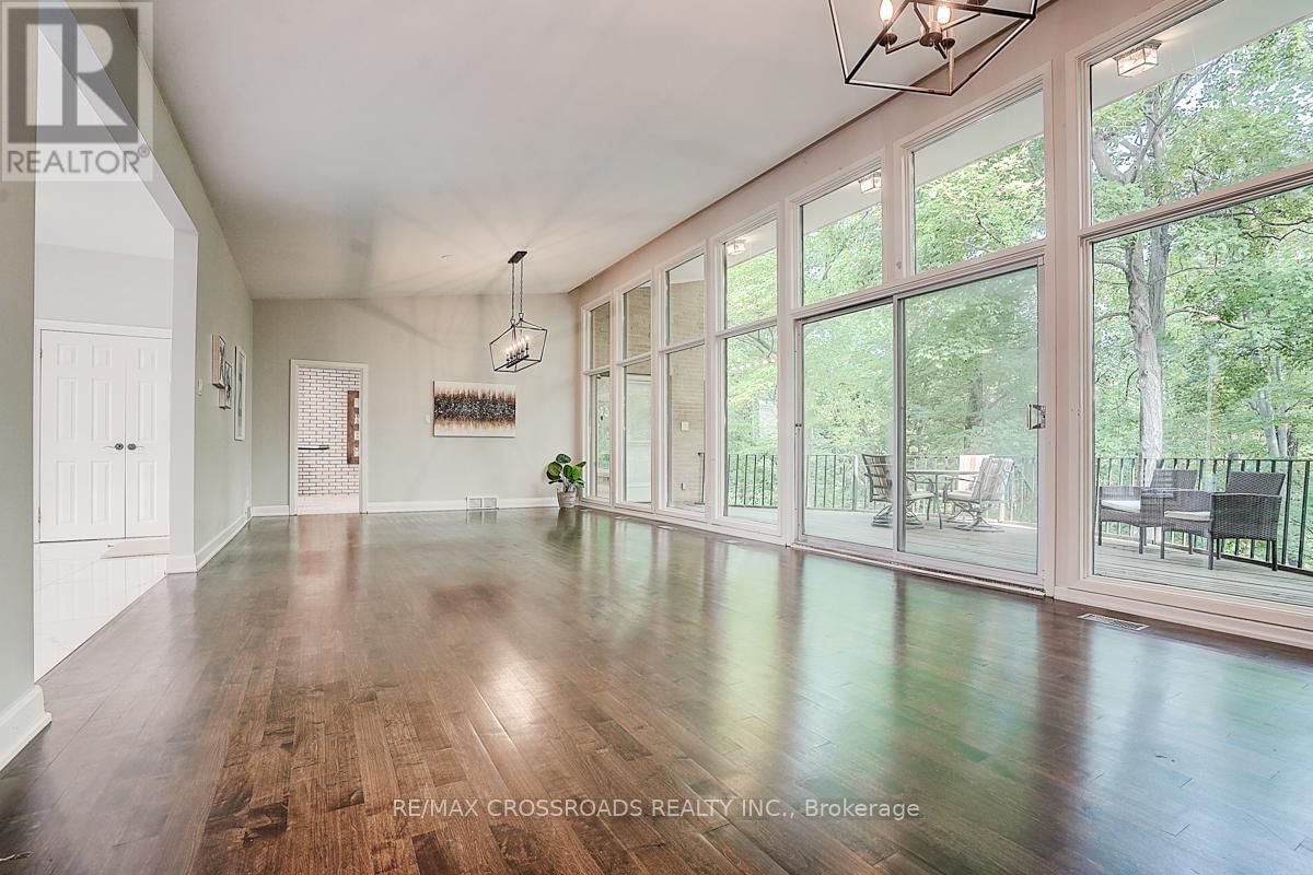 53 FOREST GROVE DRIVE Image 13