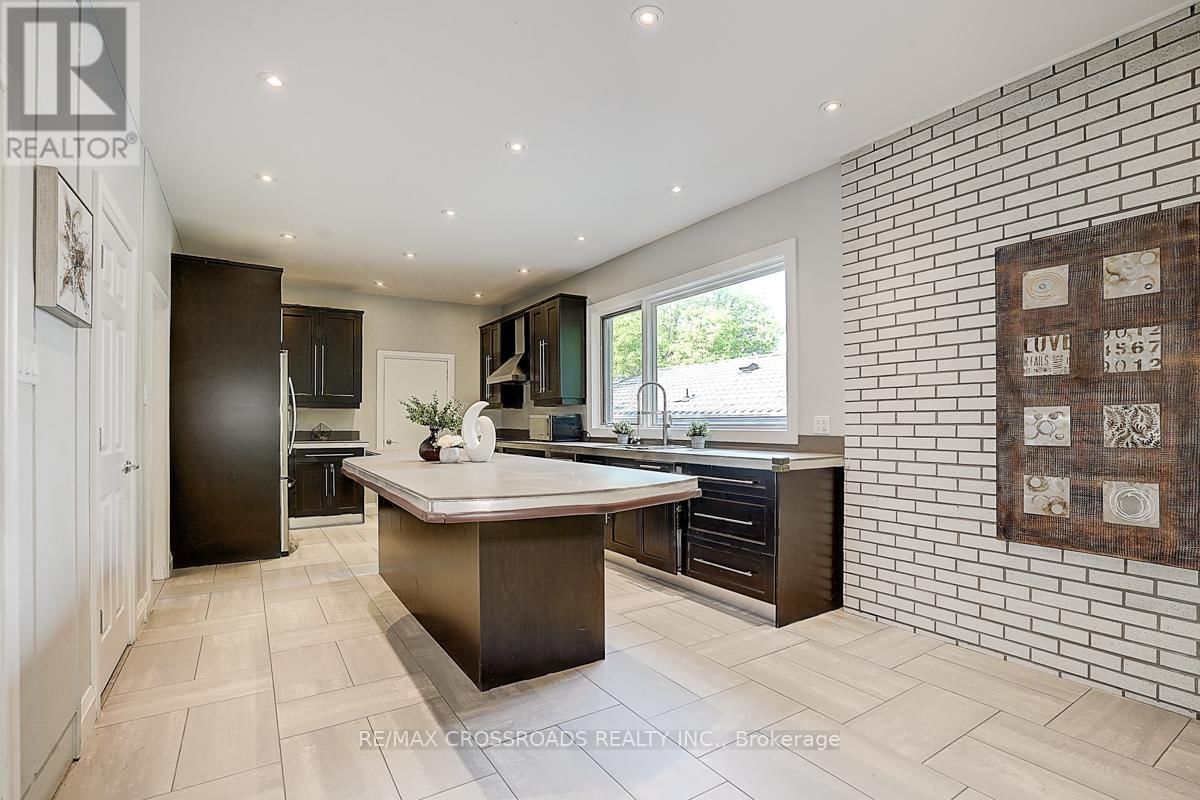 53 FOREST GROVE DRIVE Image 17