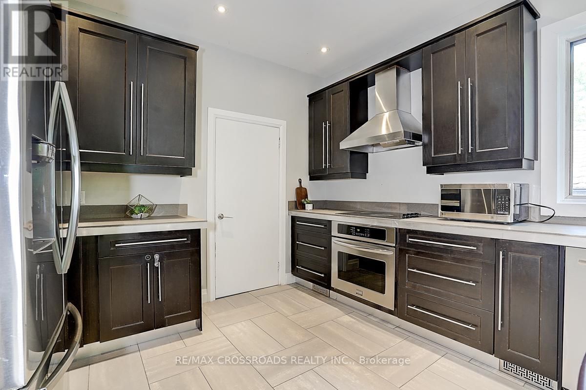 53 FOREST GROVE DRIVE Image 21