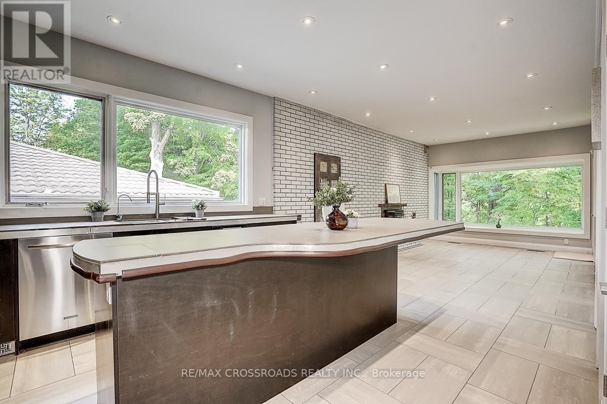 53 FOREST GROVE DRIVE Image 22