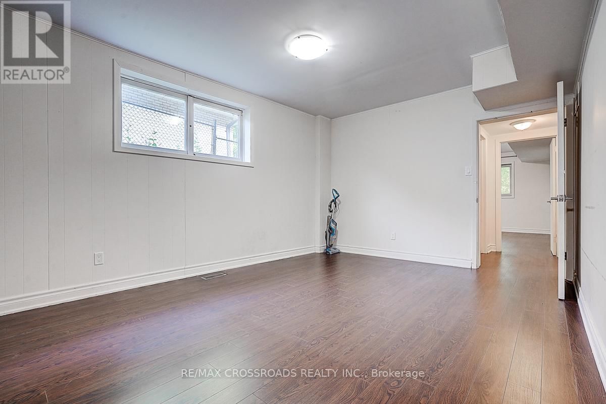 53 FOREST GROVE DRIVE Image 32