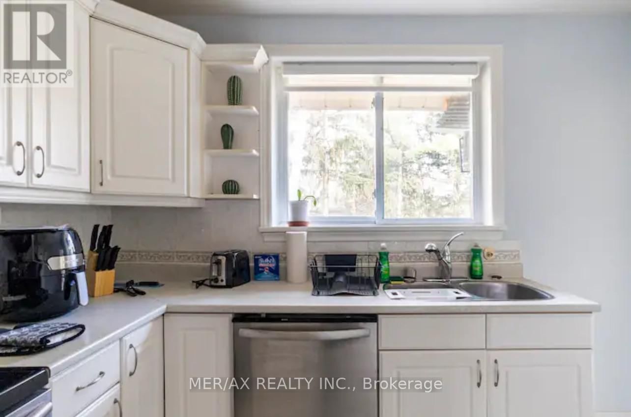 Upper - 146 NEWTON DRIVE Image 7