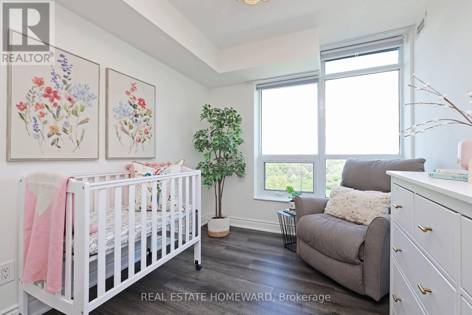 #608 - 120 DALLIMORE CIRCLE Image 21