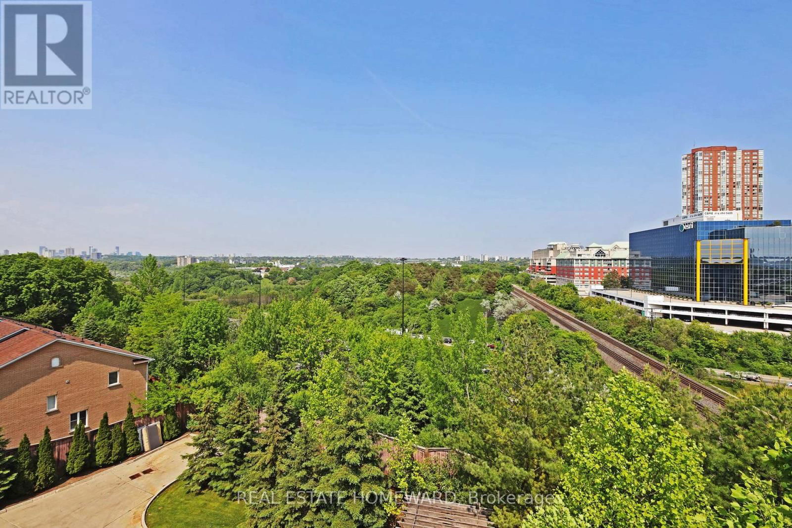 #608 - 120 DALLIMORE CIRCLE Image 30